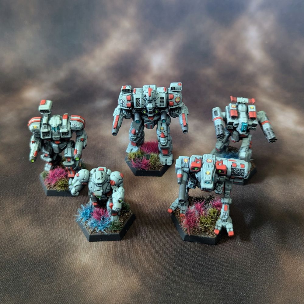 5 mechs painted in 17th Avalon Hussars paint scheme.