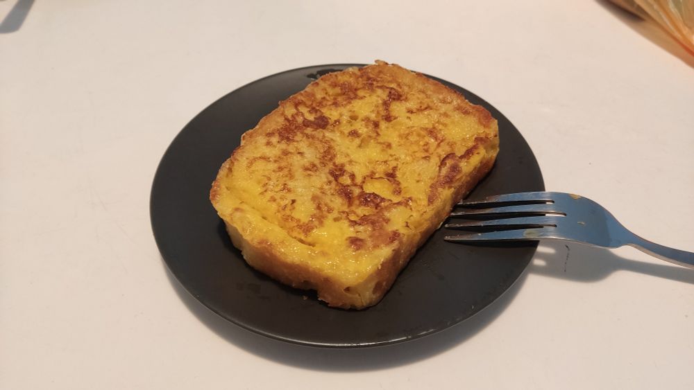 A picture of French Toast on a plate.