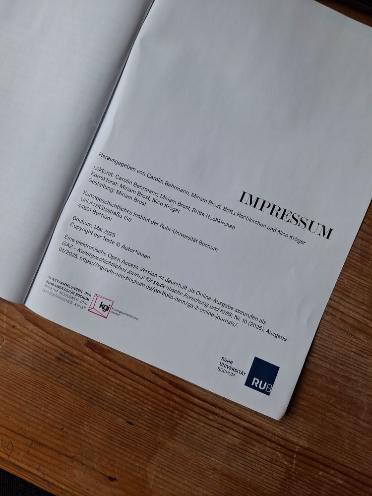 Impressum der Broschüre, mit meinem Namen genannt unter den Herausgeber*innen und als (unter anderen) verantwortlich für Lektorat und Korraktorat und als verantwortlich für die Gestaltung