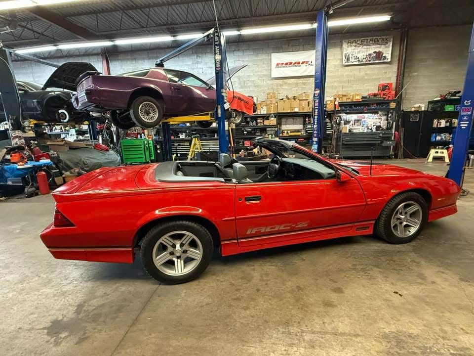 Me on a lift!  And I have a Camaro for a hospital roommate!