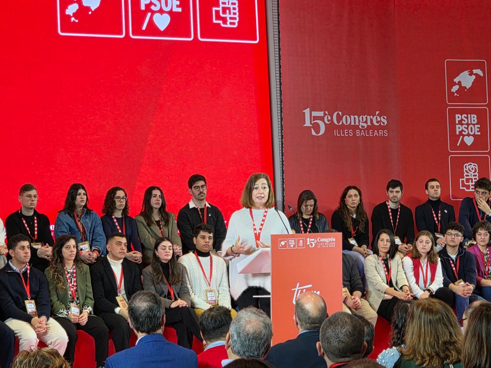 Francina Armengol en el 15 congreso del paib psoe 