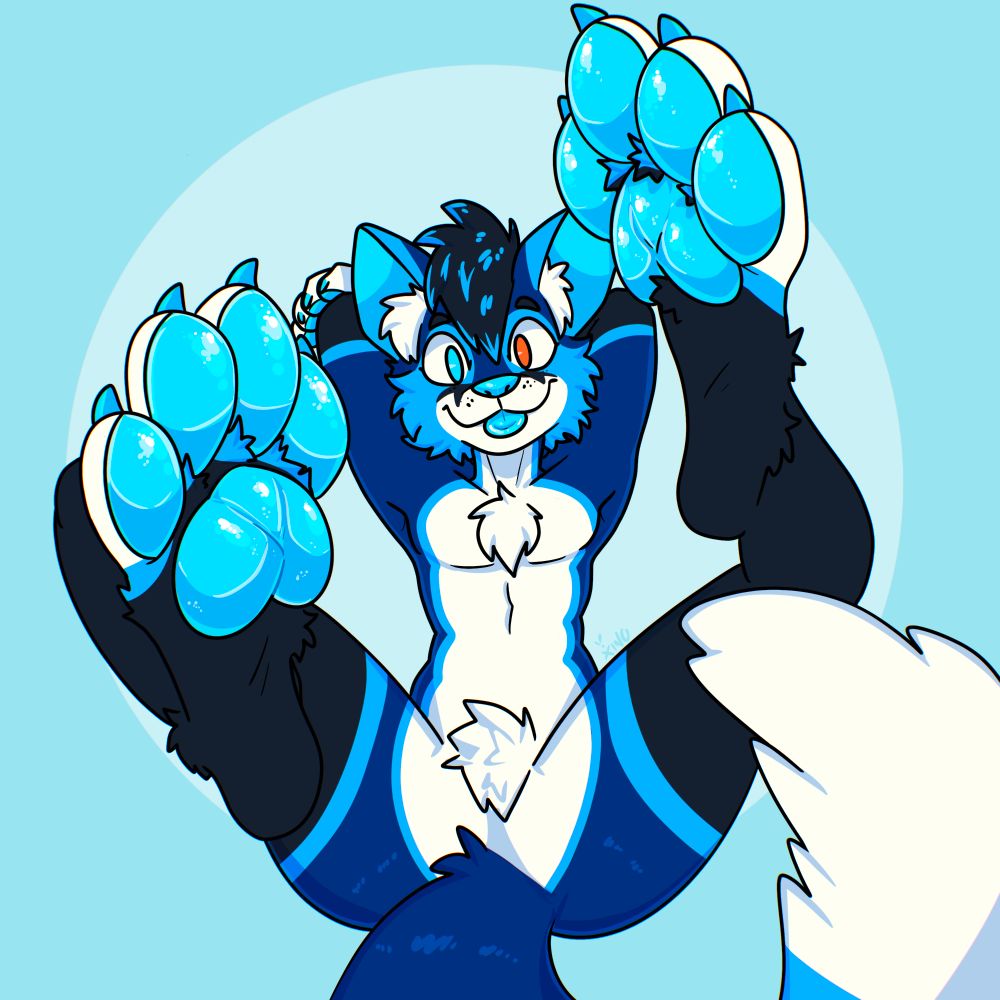 Blue faggot showing off his paws goddamn!!!!
