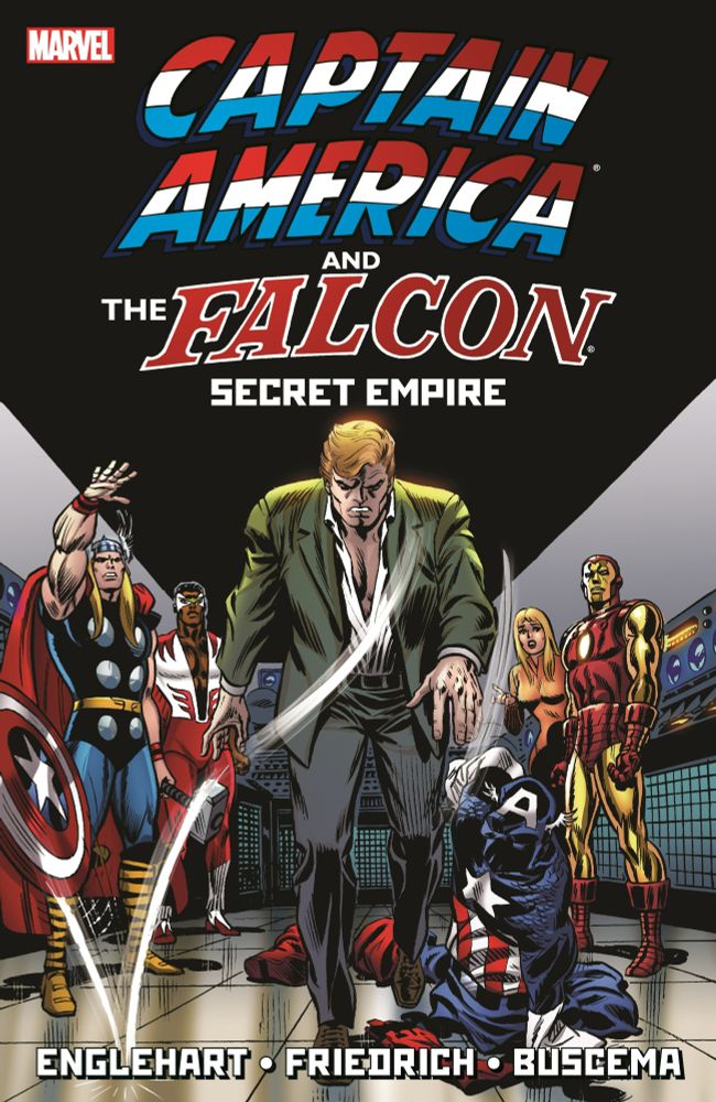 Portada del recopilatorio Secret Empire de Captain America and the Falcon (en inglés, que sabemos idiomas) en la que vemos a vengadores y secundarios del Capi viendo como él, de paisano, tira el traje y el escudo. Con un extraño efecto por ordenador, que quede claro que también en estas cosas hay actualizaciones.

Debajo del título con los dos nombres leemos:

SECRET EMPIRE.