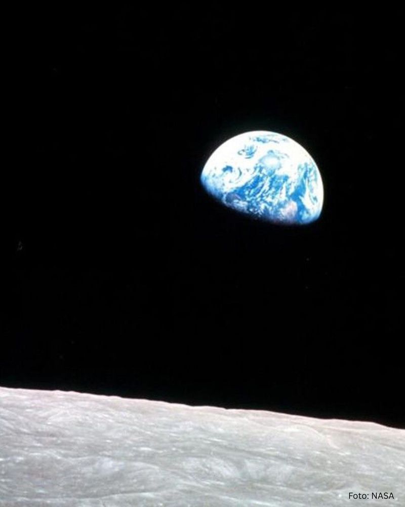 Foto: Earthrise von NASA, es zeigt die Erde 