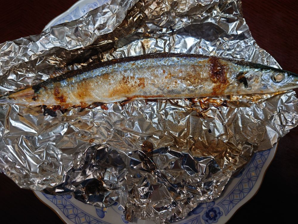 今年のサンマは美味いと聞いて塩焼きにしてみた。脂がよく乗っていて、とても美味しいっすね！サンマの塩焼き頻繁に食べたくなる。今年は豊漁らしいのでぜひ。