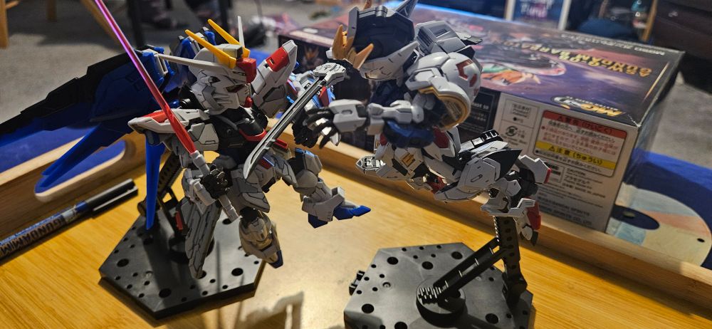 Mgsd barbatos and freedom in a duel