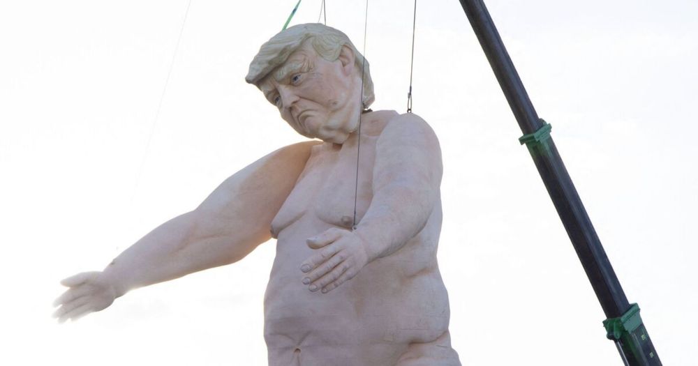 Giant 43ft statue of naked Donald Trump appears by Vegas interstate disappears