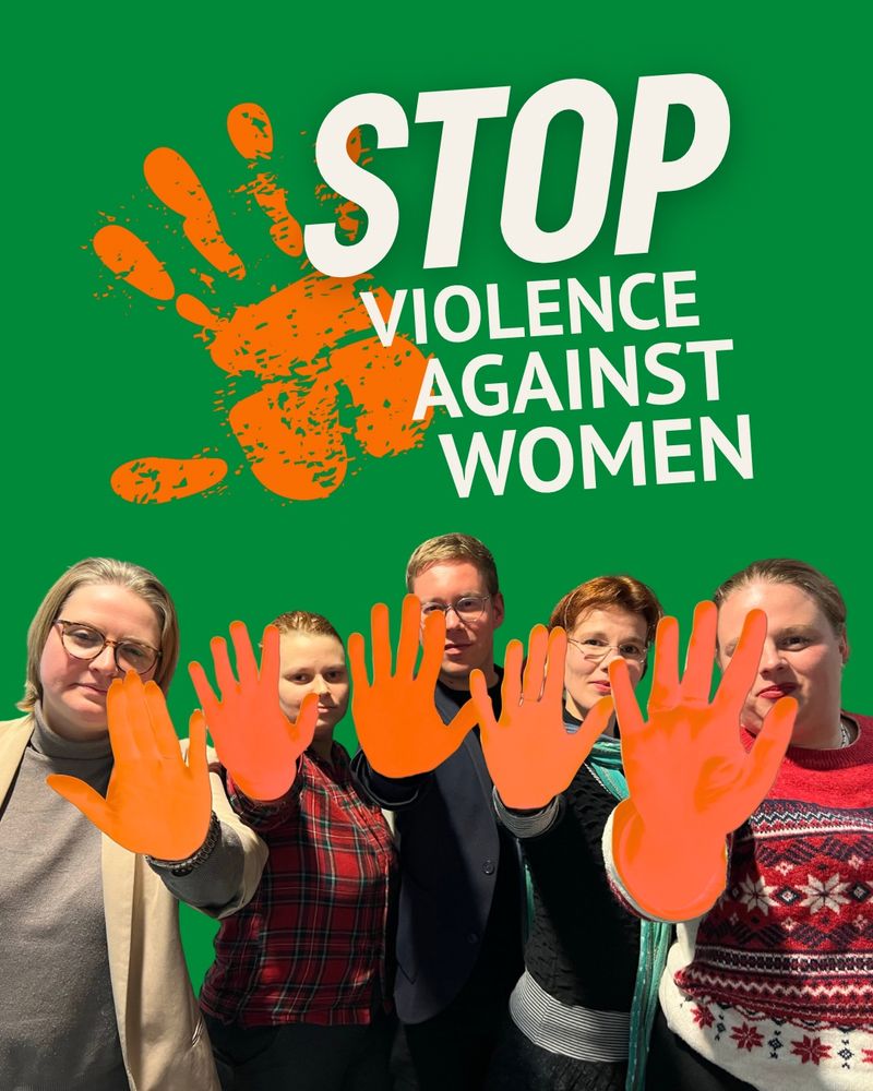 Bündnis 90/Die Grünen Lichtenberg- SharePic zum Tag der Beseitigung von Gewalt gegen Frauen. Text: Stop Violence against Women - Gruppe von Menschen hält eine Hand vor Körper als Stop-Zeichen. Die Hände sind orange gefärbt. 
