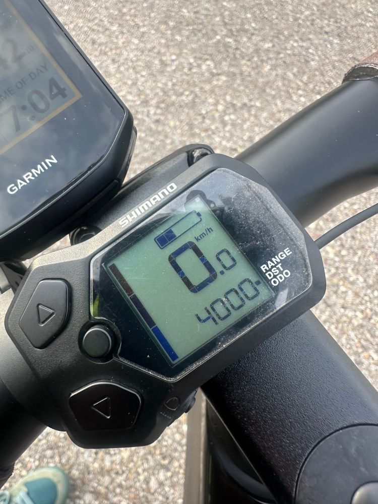 E-bike odometer with 4000 meters on the distance monitor. 