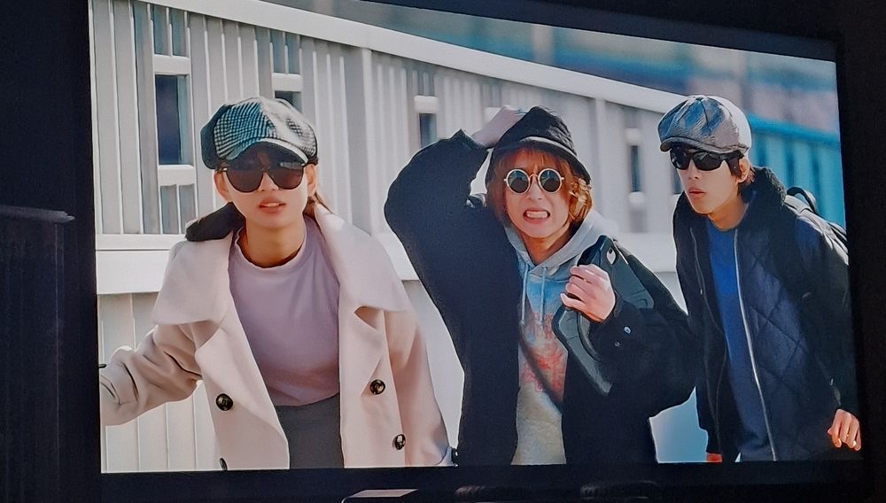 Rinne, Sabimaru and Hotaro in rubbing disguises of sunglasses and hats.