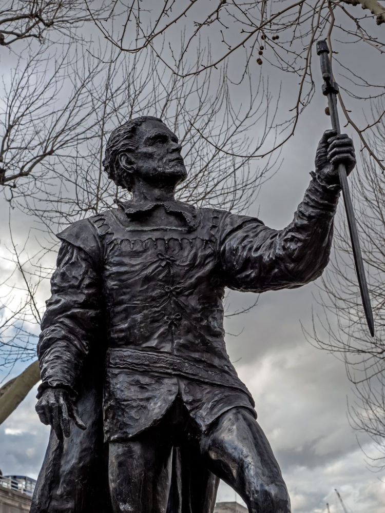 Statue of Laurence Olivier in his role as Hamlet