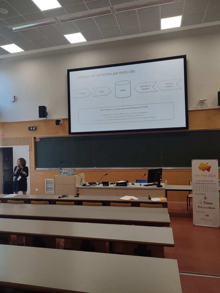 Iana Iatsun présente sa conférence "Embeddings : transformation de la recherche d'information" au tech F'Est 2025