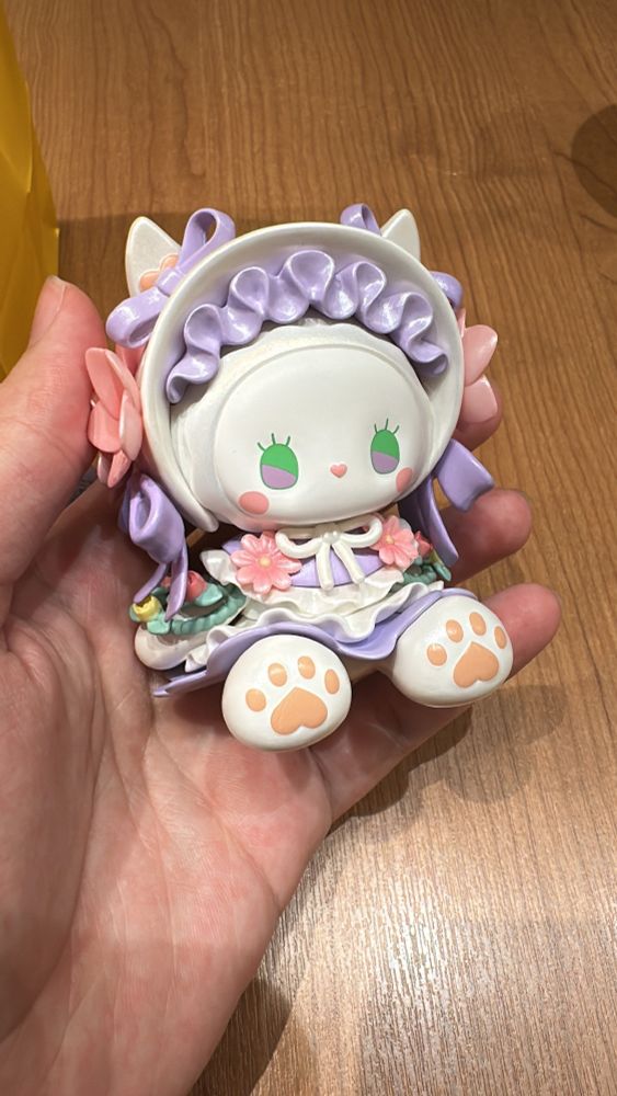 Photo of the Flower Vine Lucky Emma design