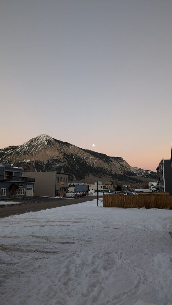 Moon over mountain 😍