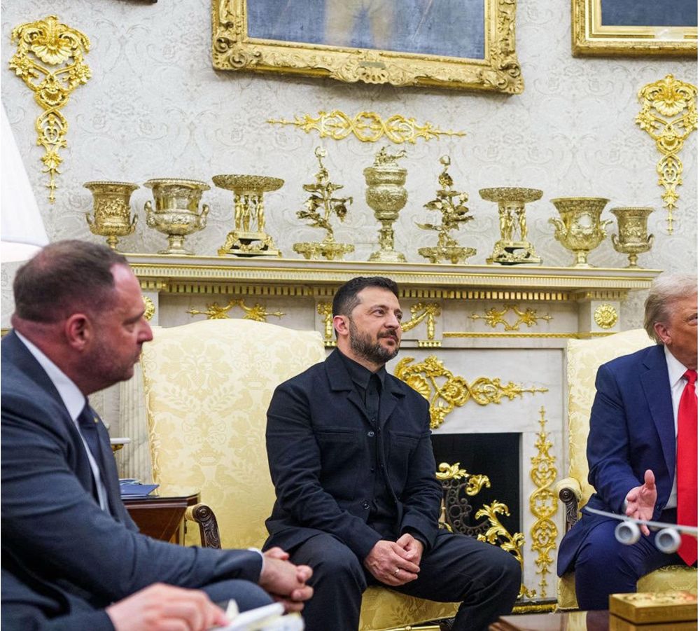 Picture of Zelenskyy & Trump in White House with surprising amount of new gold decor on walls and mantle piece. 