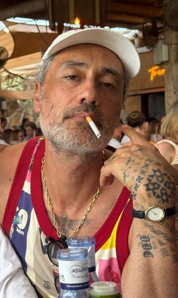 taika waititi with cigarette