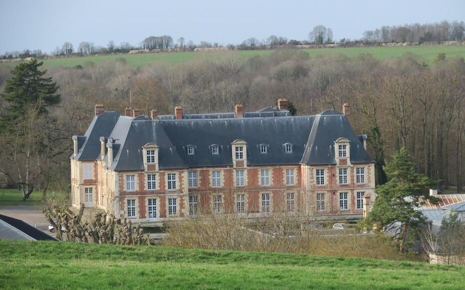 Château de Grignon (en briques) dans les Yvelines, ancien campus d'AgroParisTech 