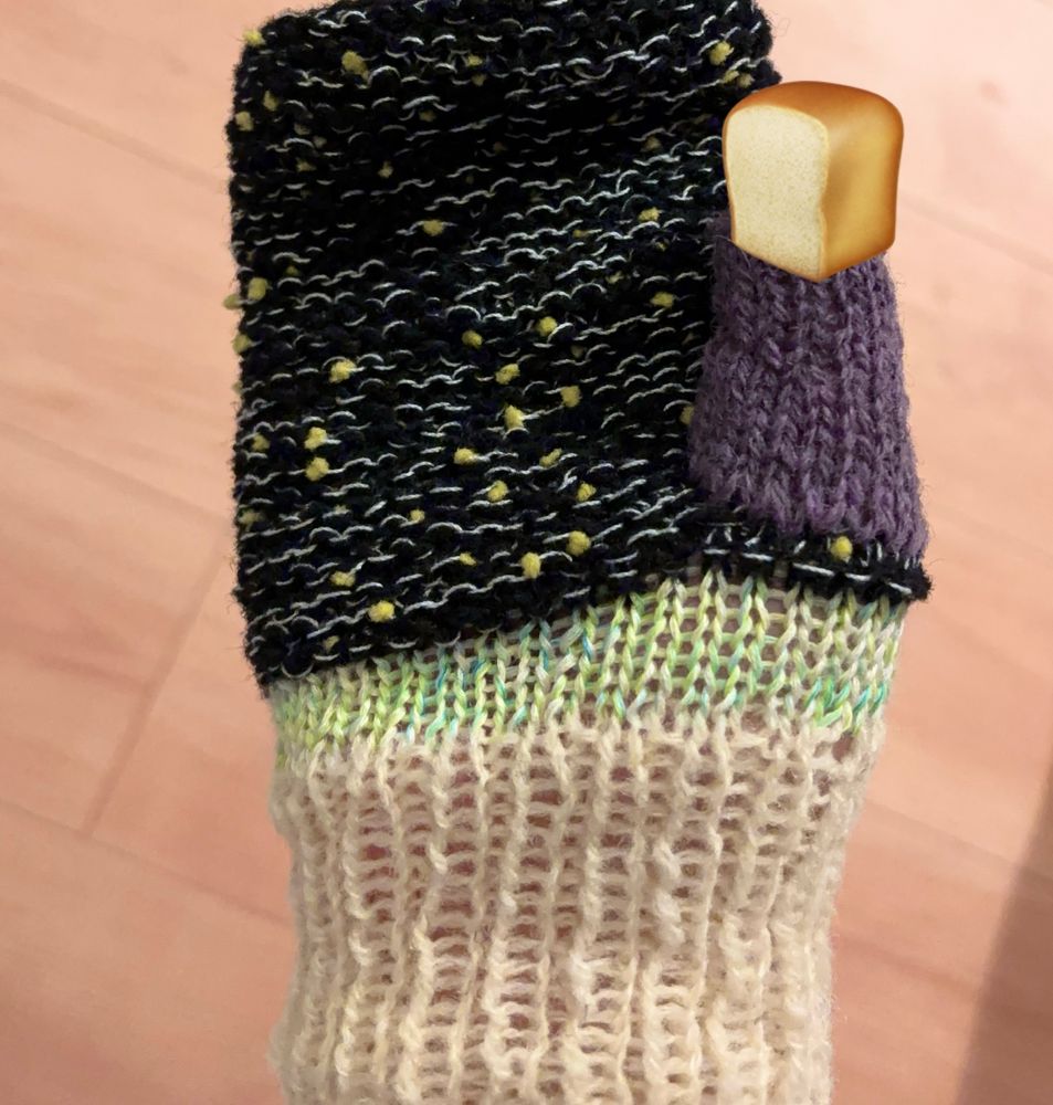 かわいく編めなかったハンドウォーマー