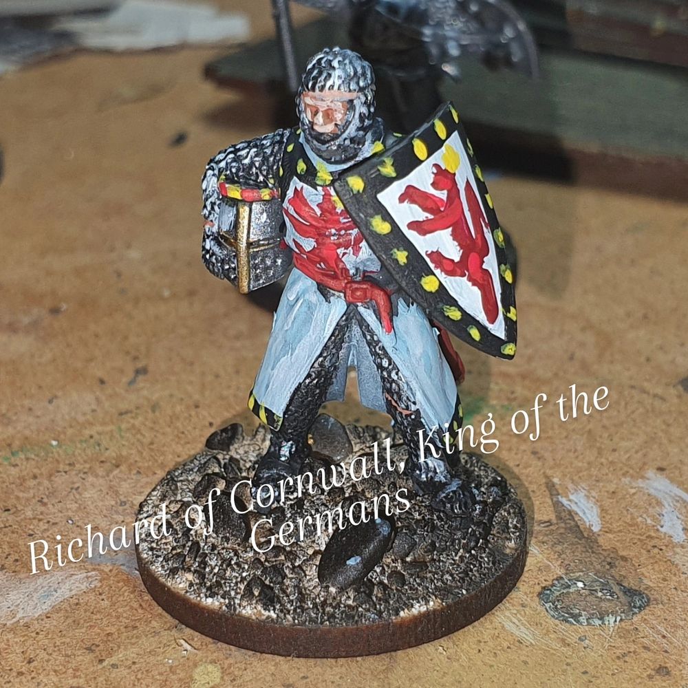 28mm plastic wargames figure painted as Richard Earl of Cornwall.