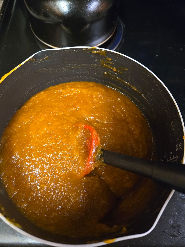 Pumpkin pie filling cooking up