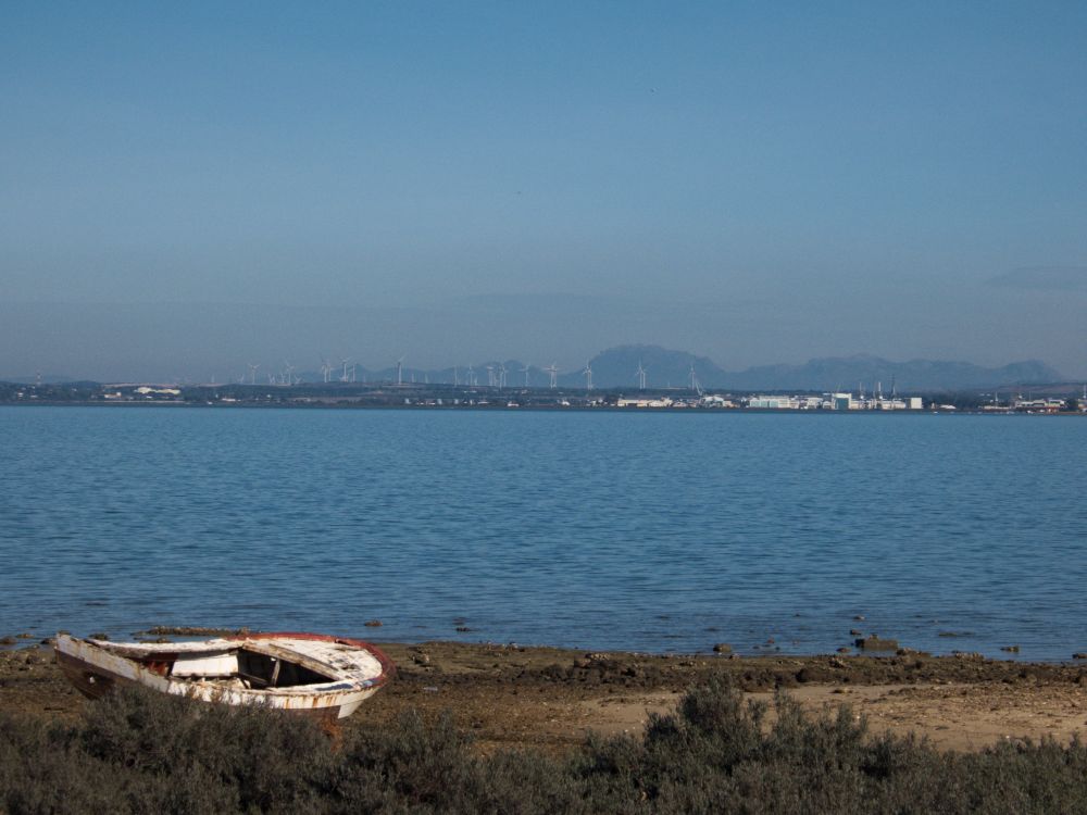Otra imagen de El Torreón, el pico más alto de la provincia de Cádiz, desde la bahía gaditana.