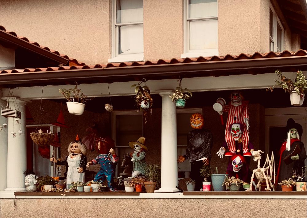 Exuberant Halloween display. 👻🎃