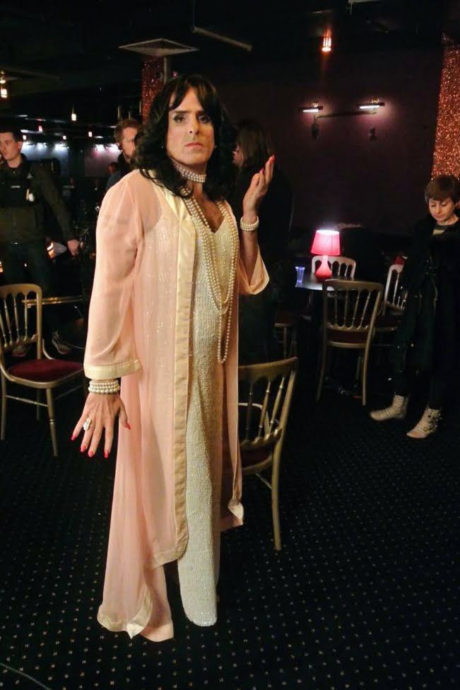 Con O'Neill as Val Pearson