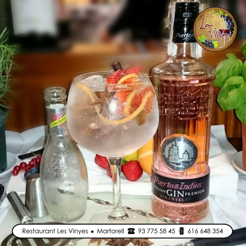 Gintonic de Puerto de Indias con anís estrellado y brocheta de regaliz, fresas y twist de pomelo. Que pinta!

ℹ️ http://lesvinyesrestaurant.com
📲 616 648 354
☎ 93 775 58 45

#LesVinyes #Restaurant #Martorell #Comer #Cenar #Gastronomia
