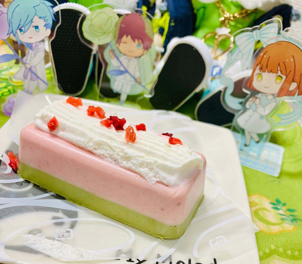 ローソンさんのケーキです