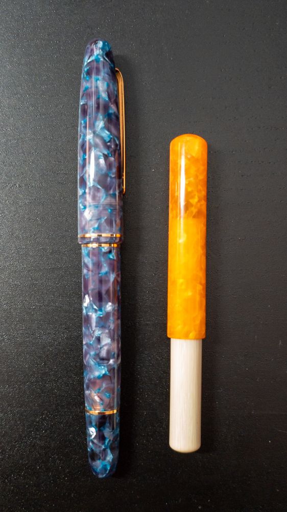 A FWI pencket next to an Esterbrook Estie.