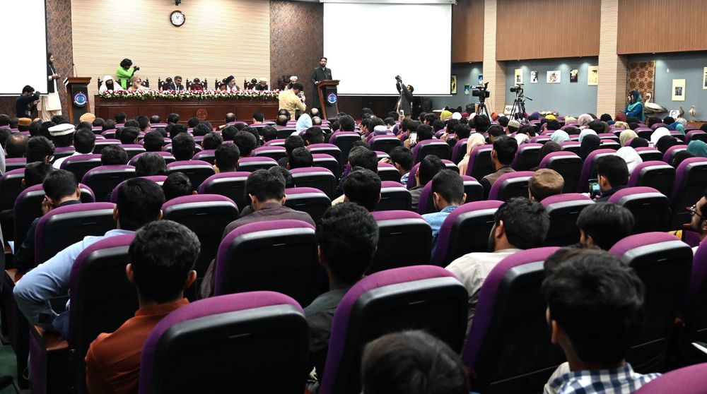 صاحبزادہ سلطان احمد علی صاحب (چیئرمین مسلم انسٹی ٹیوٹ) کامسیٹس یونیورسٹی اسلام آباد، ساہیوال کیمپس میں "سیرت النبی صلی اللہ علیہ وآلہ وسلم کی روشنی میں  سماجی اصلاح" کے عنوان سے منعقدہ کانفرنس میں شرکت کے دوران-
#Comsats #Sahiwal