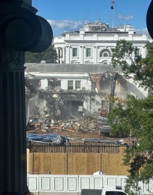 Demolition at White House east wing.
