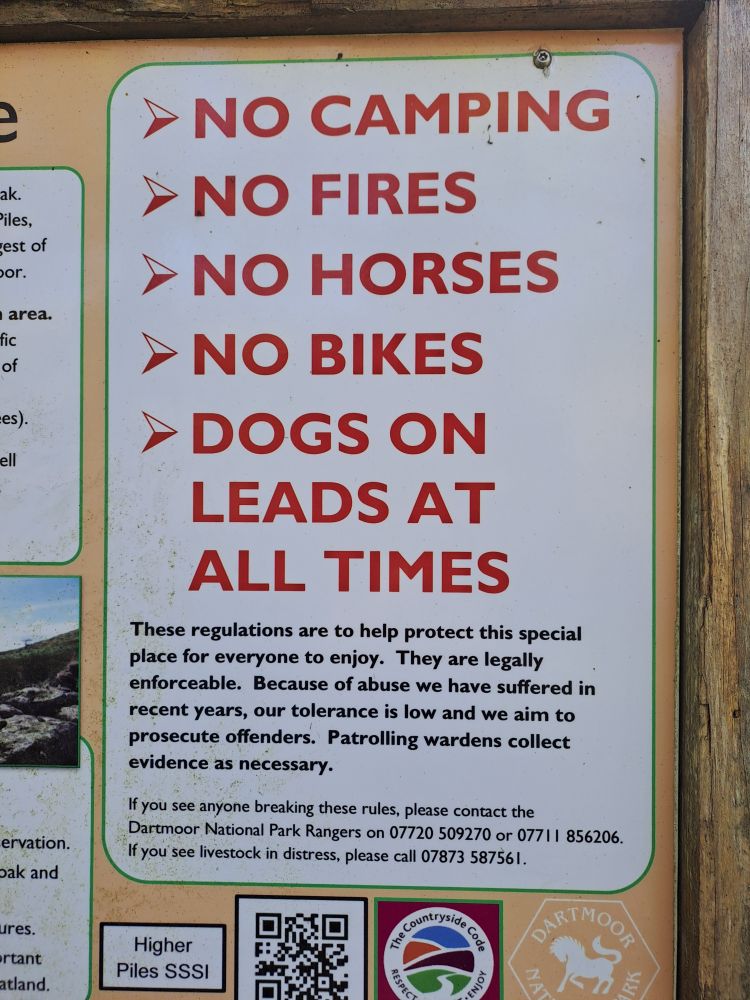NO CAMPING NO FIRES NO HORSES NO BIKES DOGS ON LEADS AT ALL TIMES