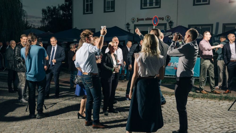 Verdacht der Volksverhetzung: Polizei prüft Abschiebesong auf AfD-Wahlparty in Potsdam