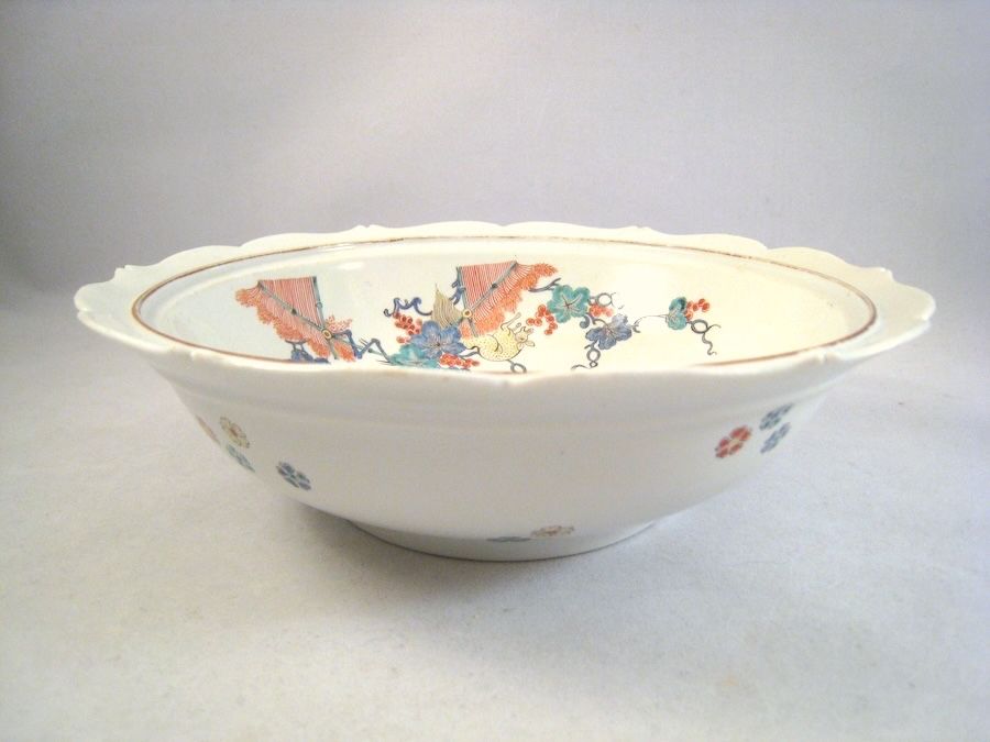 Diameter: 8” (20.3 cm), 2 1/4” (5.7 cm) deep.
