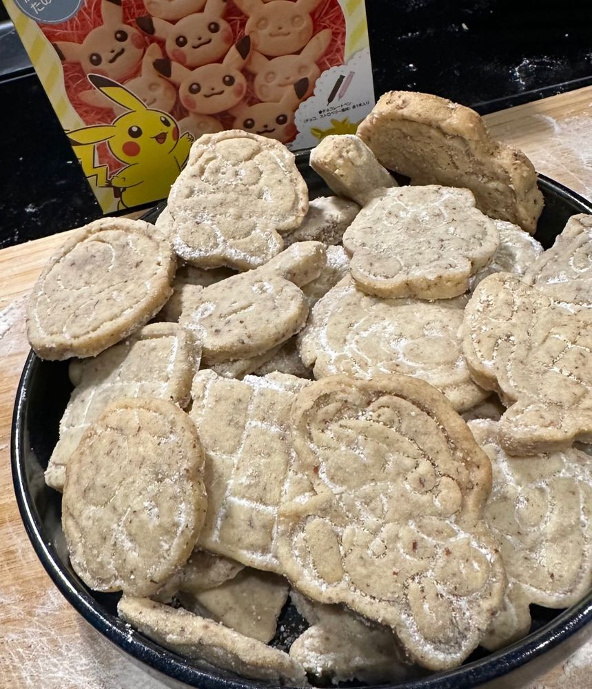 Weihnachtsgebäck in From von Nintendo-Figuren.