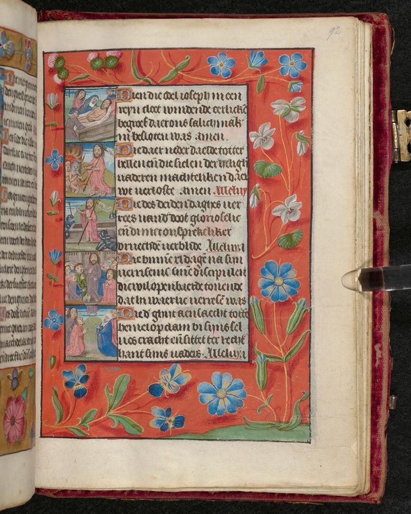 Een manuscript met je een rijk gedecoreerde kruisiging en verrijzenis, omringd door kleurrijke strooiranden vol vogels en vlinders. Op dezelfde openingsspread staat ook een symbolische voorstelling van de Vijf Wonden van Christus: twee handen, twee voeten en een doornenkroon rond een hart.