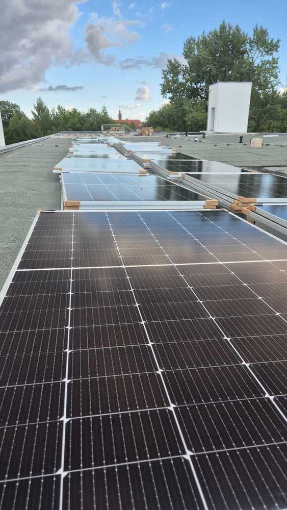 auf dem boden lagernde pv-module