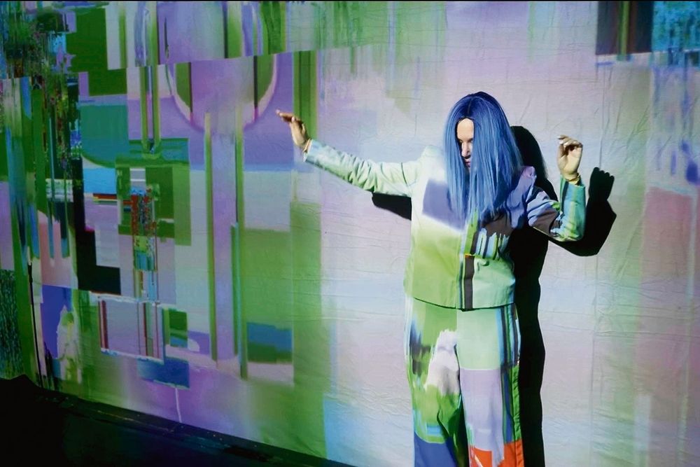 Künstlerin, Musikerin, Performerin. Pose Dia aus Hamburg (BILD: JULIA LOHMANN)