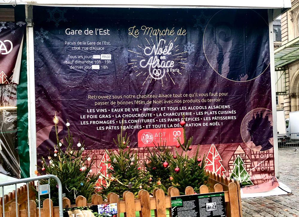 La liste des ingrédients que l’on trouve sur le marché : vins et eaux-de-vie whisky et alcools alsaciens, choucroute, charcuteries, plats cuisinés, les fromages, confitures, pain d'épices, pâtisseries, pâtes fraîches et décos de Noël.
