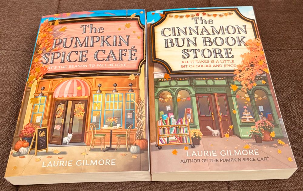 The Pumpkin Spice Cafe and The Cinnamon Bun Book Store! 🎃🍂🍁🍃☕️ 