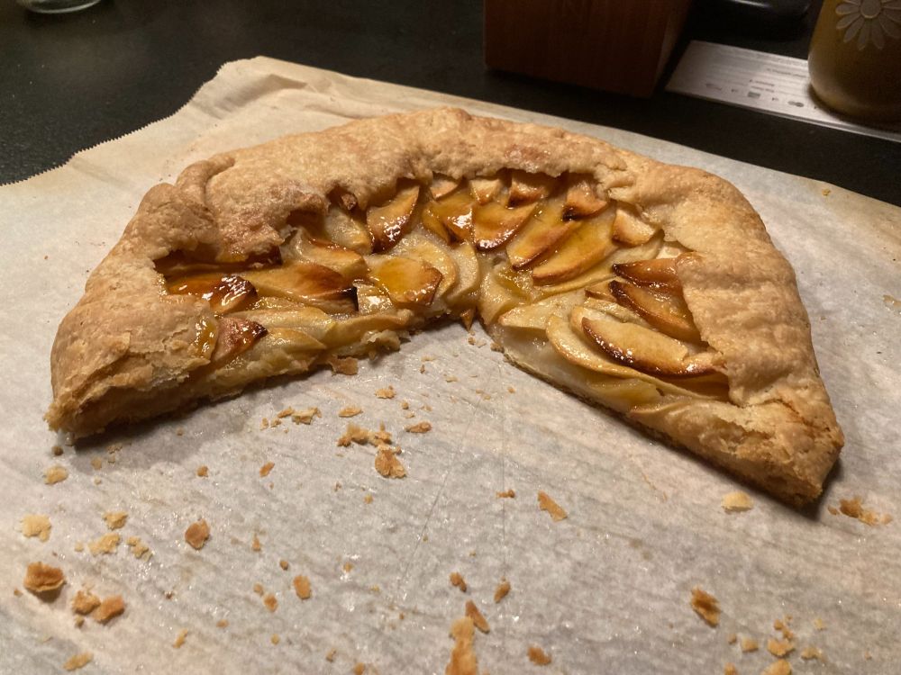It's an apple tart we can all be proud of. The world is ennobled to have such a tart in it.