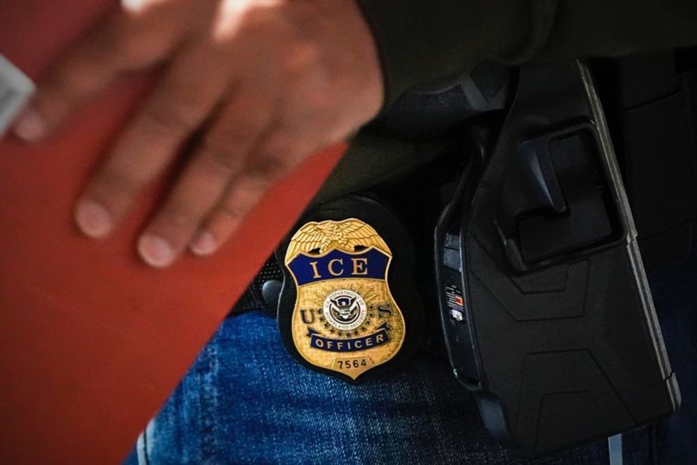 Probationary employees who had been on paid leave were told to report to ICE within seven days or lose their jobs. It could signal problems with ICE recruitment.