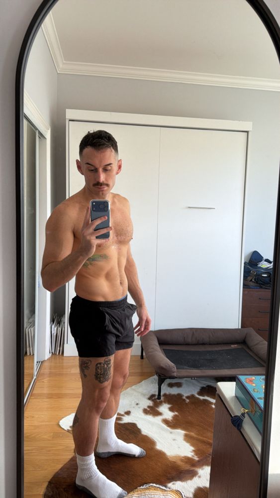 yet another mirror selfie 