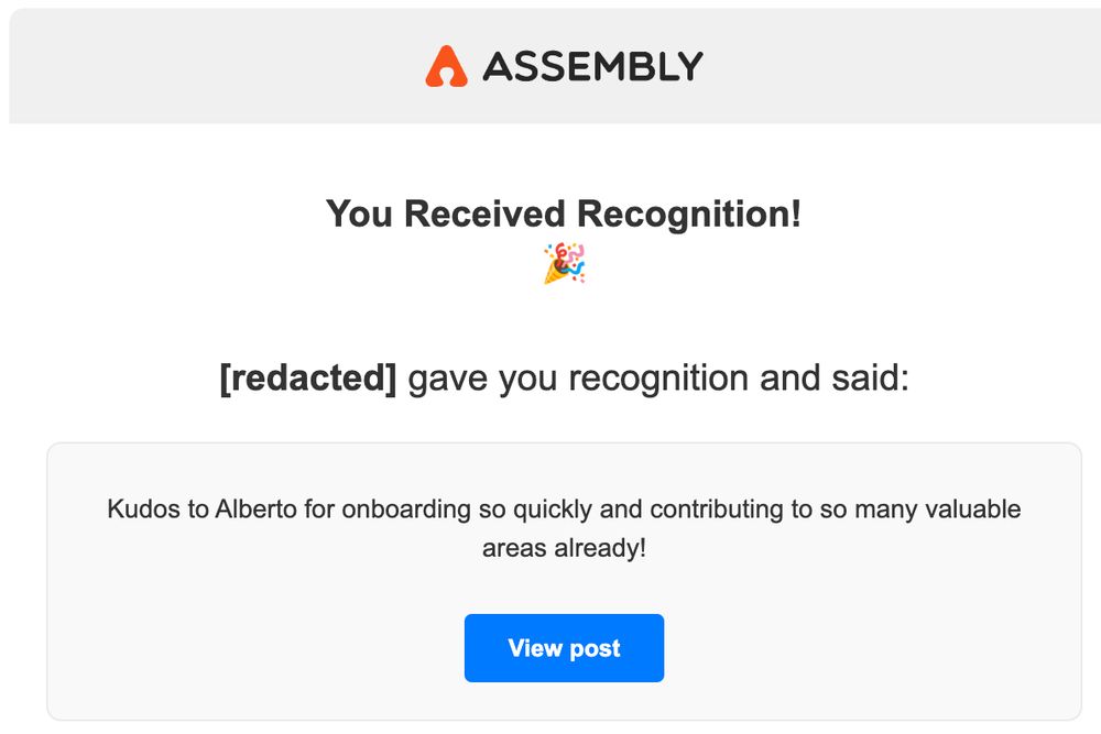 E-mail del programa de puntos Assembly con un mensaje de "Kudos a Alberto por ponerse en marcha tan rápido y contribuir ya en tantas áreas valiosas."