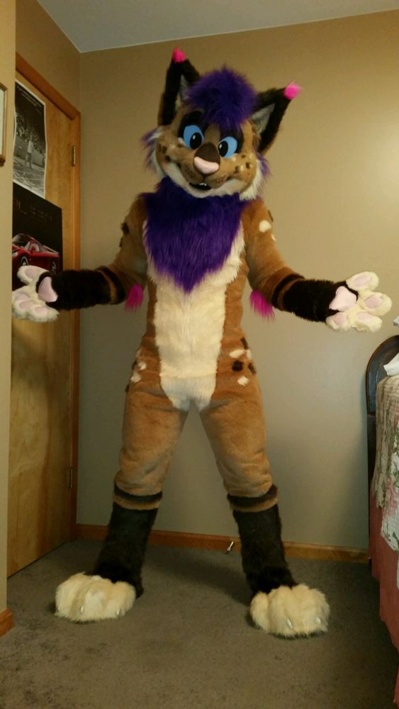 First pic ever taken in Strobes. It was 1:53 AM, and Gale and I had just arrived at my parent's house in PA on the way to Anthrocon. No way was I waiting until the morning to try them on.