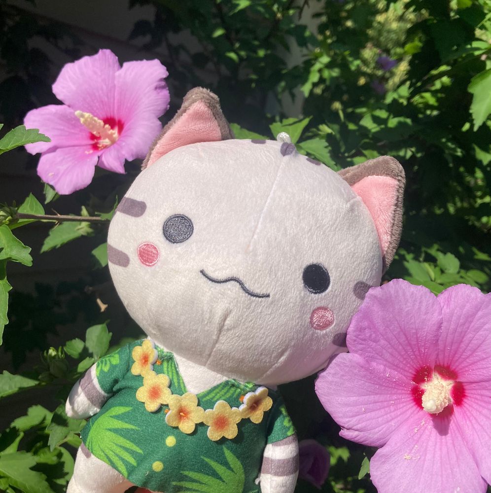 aloha chiineko from like a dragon infinite wealth with some pink hibiscus
