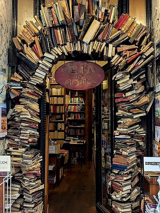 Entrée d'une librairie à LYON (69.001)