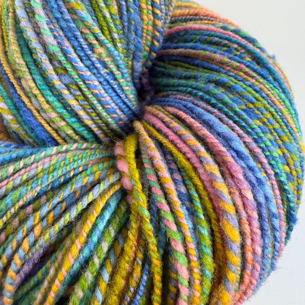 #handspunyarn  #handdyedyarn #spinningyarn