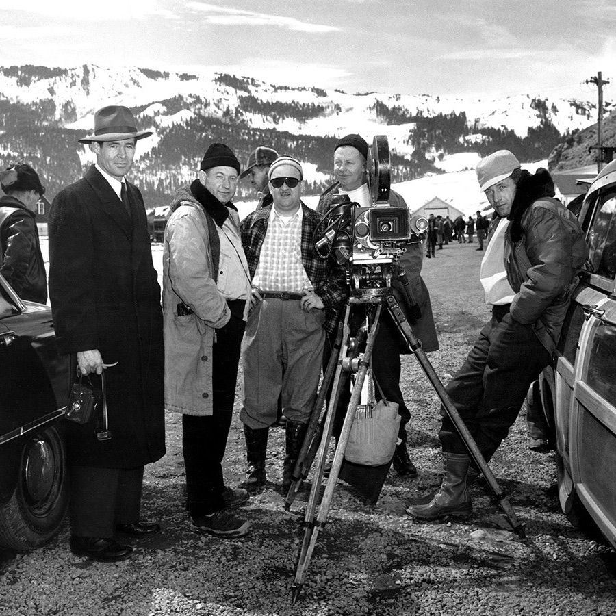 Behind the scenes of ON DANGEROUS GROUND (1952). 